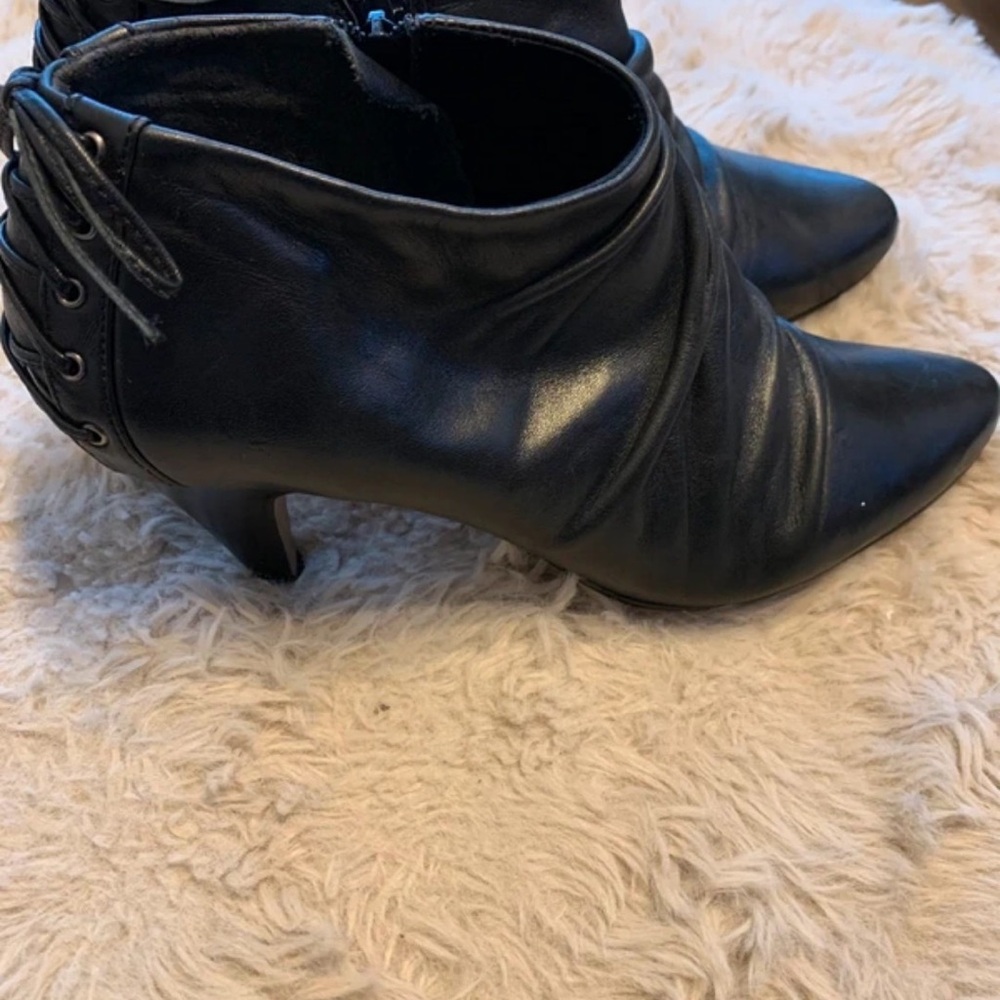 Elegant Black Leather Heeled Boots